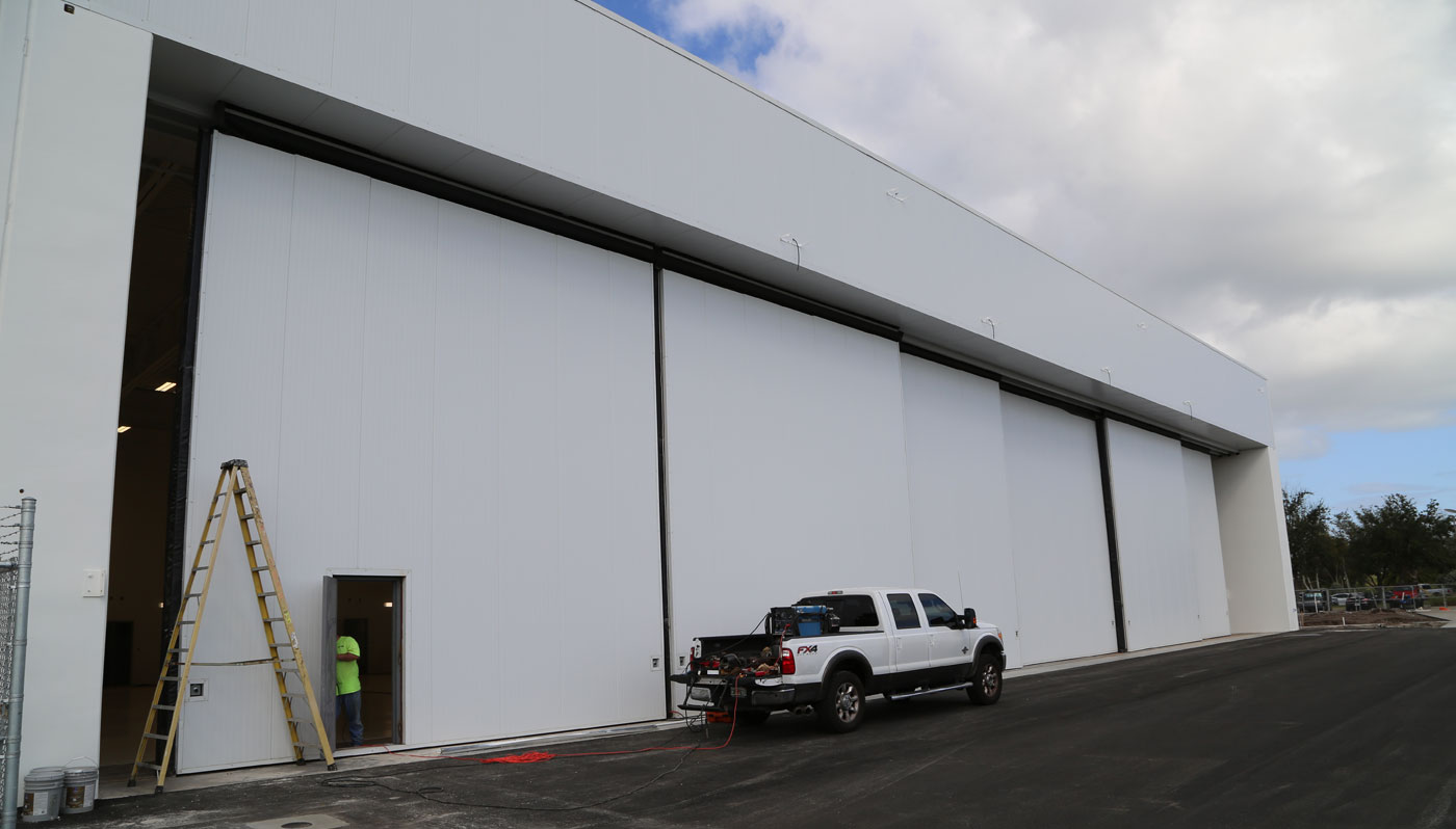 Rolling Hangar Door System for Embraer Delivery Center